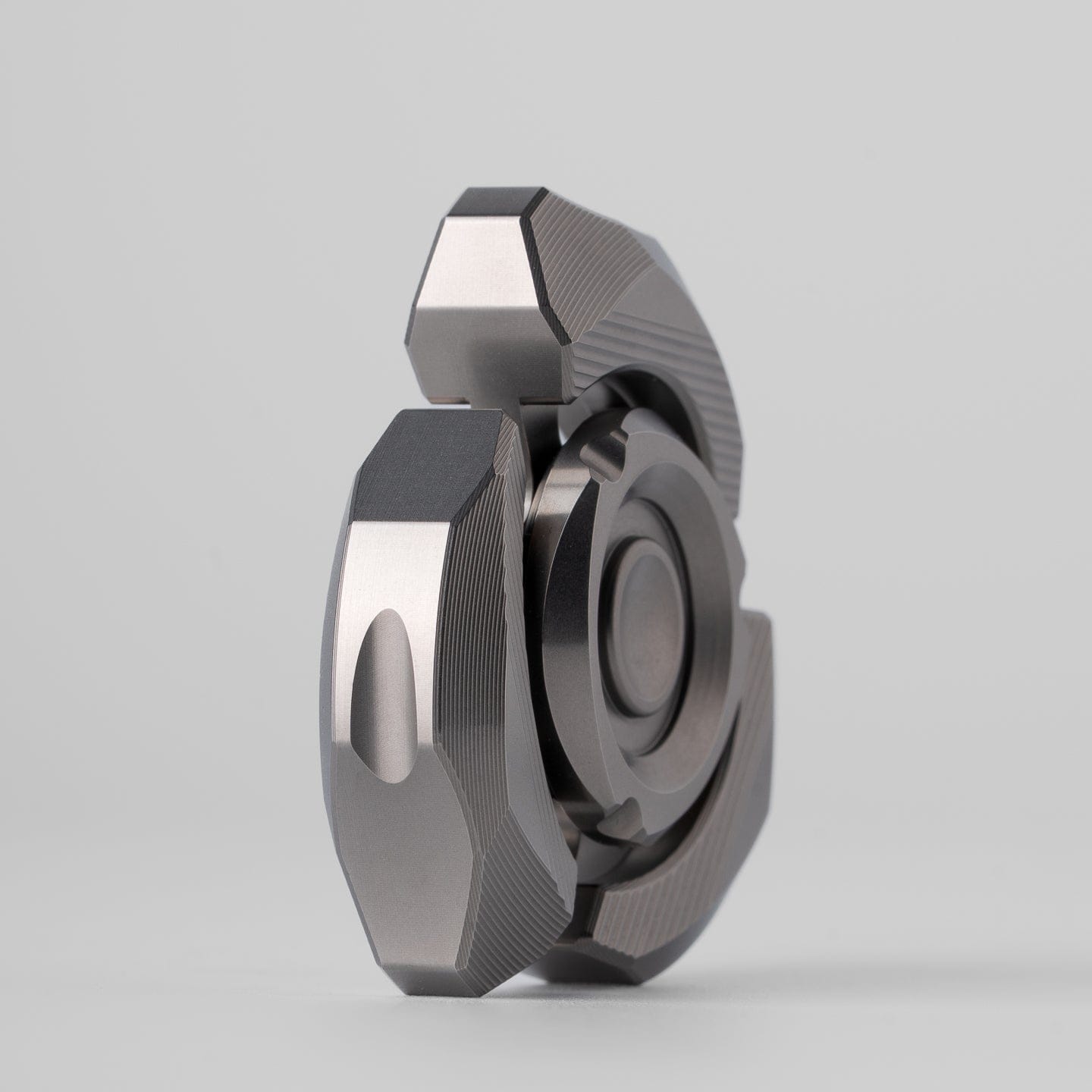 Fidget Spinner EDC – DJG Spinetic | Stainless Steel PEI Titanium EDC Spinner