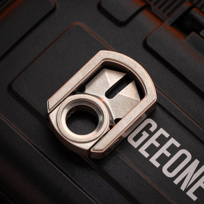 EDC Lanyard Bead – Iron Triangle Heart of Zerg 2.0 | Titanium DLC Mokuti Tritium Pendant