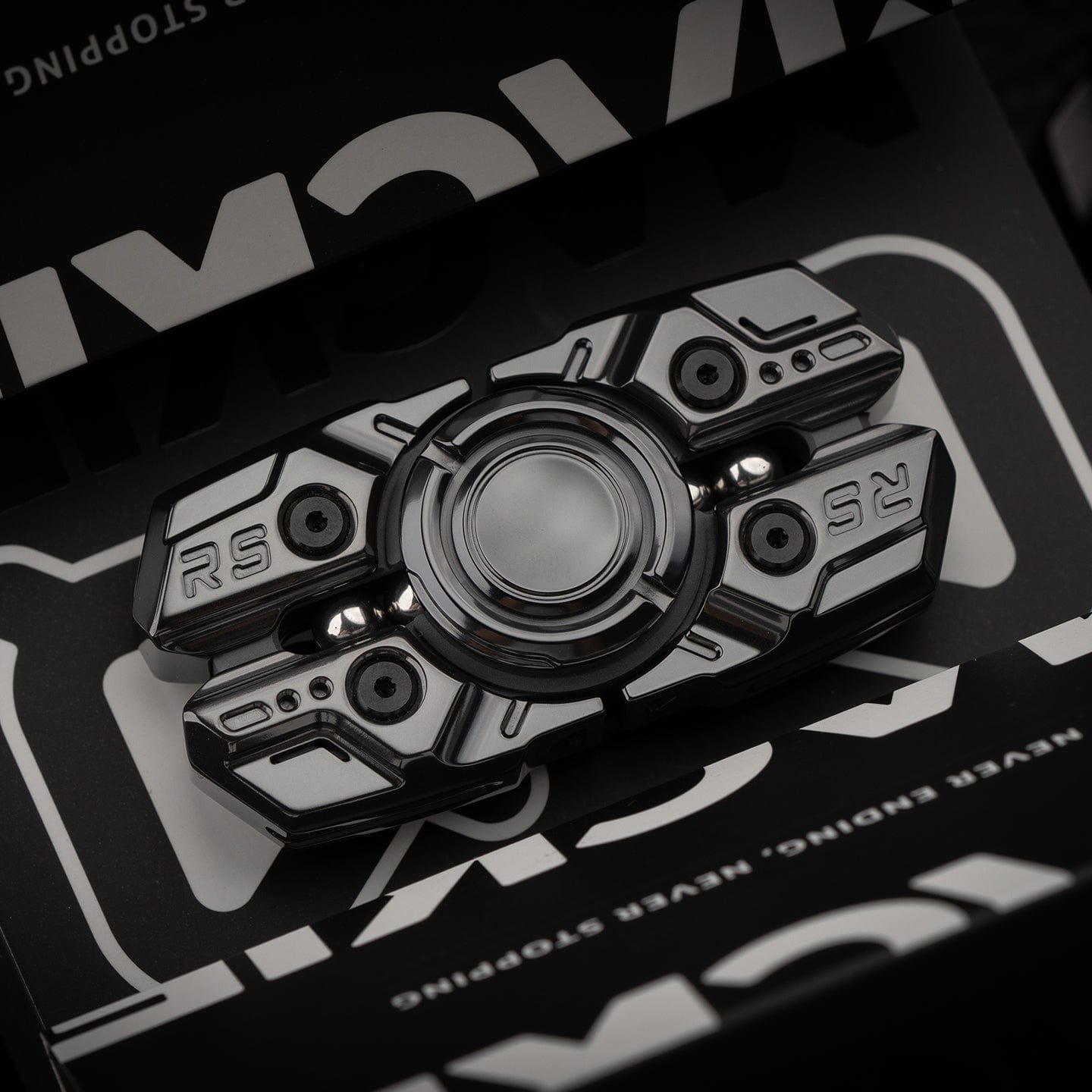 Fidget Spinner – MACKIE Star Ship 2.0 | Blasted Titanium Polished Zirconium EDC