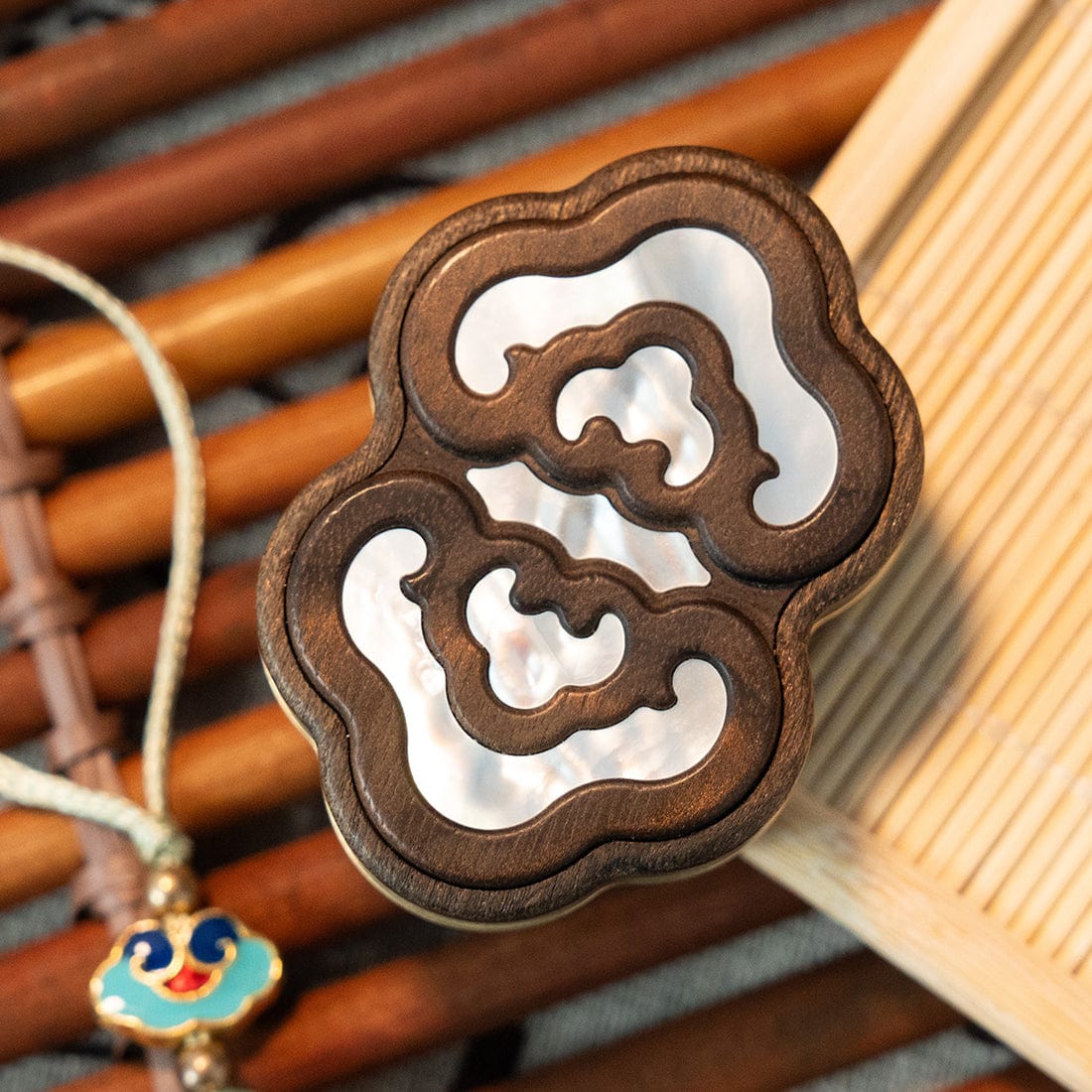 Fidget Slider – RUMU Yun Xi | Mother of Pearl Silver Foil Wood EDC Push Slider