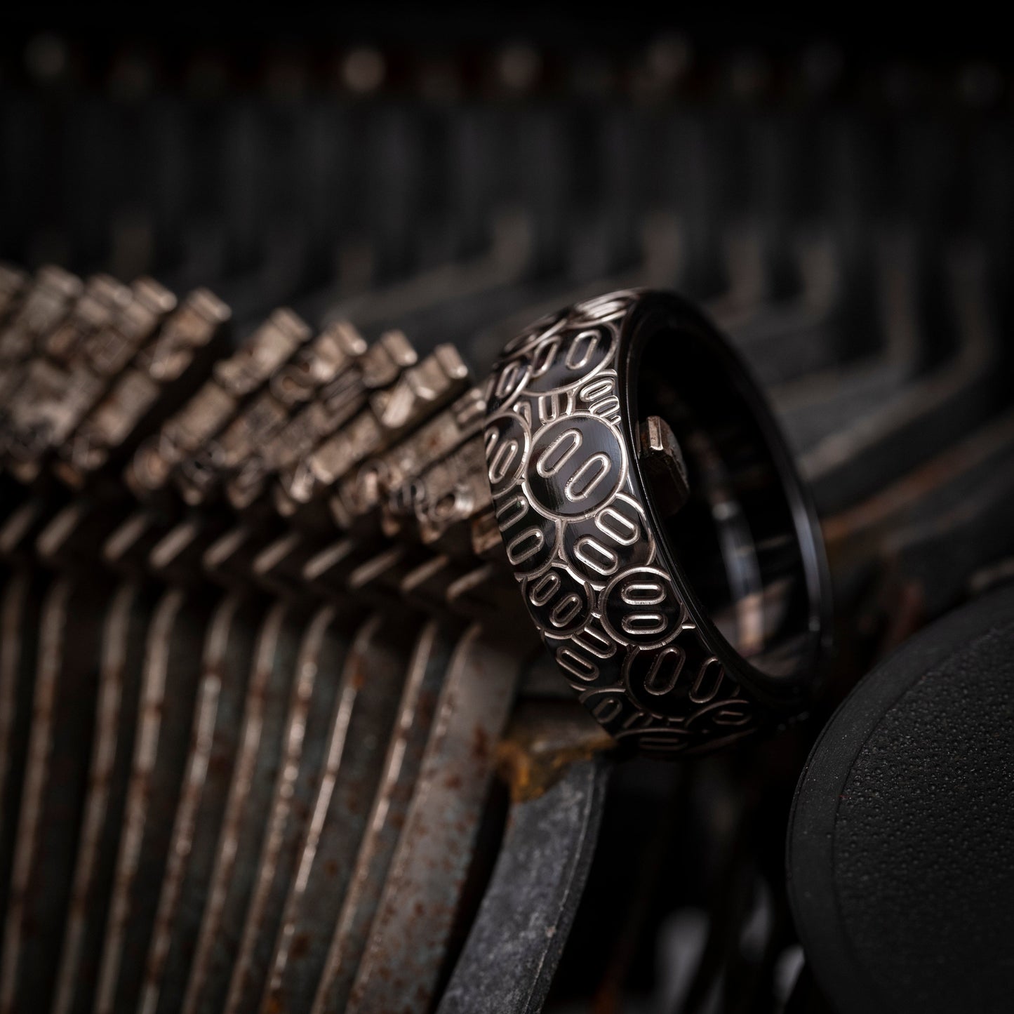 Paracord Bead – YEDC Pig Ring | Mokuti Damasteel Zirconium EDC Fidget Ring